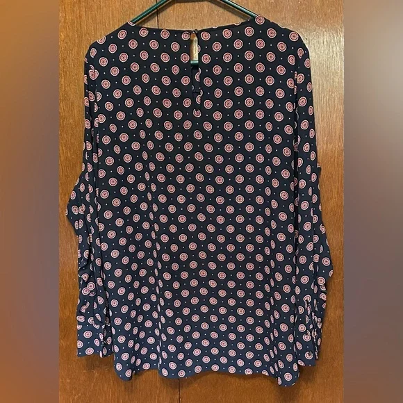 ✅ 3 for $25 - Banana Republic Navy Blue and Red Patterned Blouse with ruffle - Picture 6 of 11